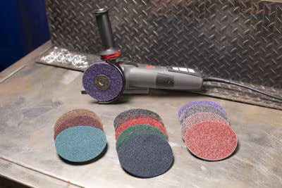 Scotch-Brite™ Präzisions-Oberflächenbearbeitungsscheibe für starke Beanspruchung, HD-DH, Grob 120+, 127 mm x NH, 50 St./Karton