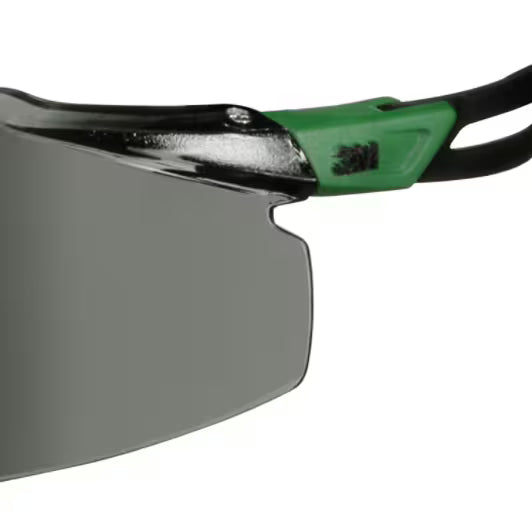 3M™ SecureFit™ 500 Schutzbrille, grün/schwarzer Rahmen, kratzfest+ (K), IR 3.0 graue Scheiben, SF530ASP-GRN-EU, 20 Stück/Karton