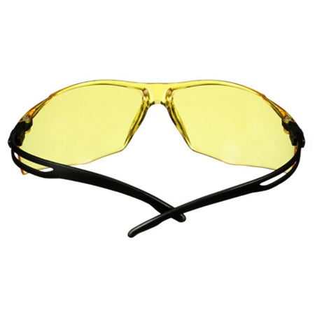 3M™ SecureFit™ 500 Schutzbrille, schwarzer Rahmen, Scotchgard™ Antibeschlag- und Kratzschutzbeschichtung (K&N), bernsteinfarbene Scheiben, SF503SGAF-BLK-EU, 20/Karton