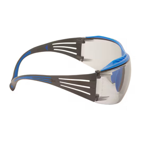 3M™ SecureFit™ 400X Schutzbrille, blau/grauer Rahmen, Scotchgard™ Anti-Beschlag- und Anti-Kratz-Beschichtung (K&N), hellgraue Scheiben für Innen/Außen, SF407XSGAF-BLU-EU, 20/Karton