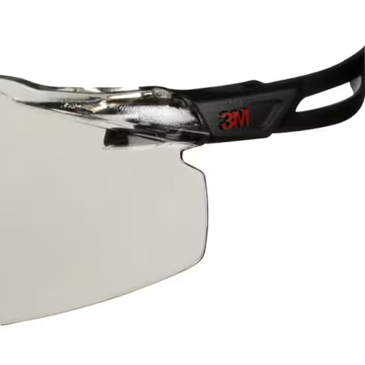 3M™ SecureFit™ 500 Schutzbrille, schwarzer Rahmen, Scotchgard™ Antibeschlag- und kratzbeständige Beschichtung (K&N), hellgraue Scheiben für Innen-/Außenbereiche, SF507SGAF-BLK-EU, 20/Karton