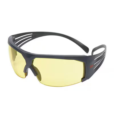3M™ SecureFit™ 600 Schutzbrille, grauer Rahmen, Scotchgard™ Antibeschlag- und kratzfeste Beschichtung (K&N), bernsteinfarbene Gläser, SF603SGAF-EU, 20 Stück/Karton