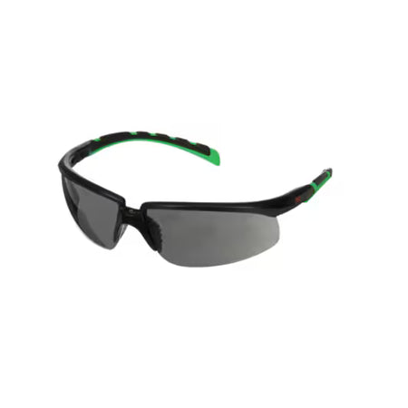 3M™ Solus™ 2000 Schutzbrille, schwarz/grüner Rahmen, kratzfest+ (K), IR 3.0 graue Gläser, S2030ASP-BLK, 20/Karton