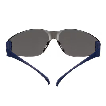 3M™ SecureFit™ 100 Schutzbrille, blaue Fassung, kratz-/beschlagfrei, graue Gläser, SF102AF-BLU-EU, 20/Karton