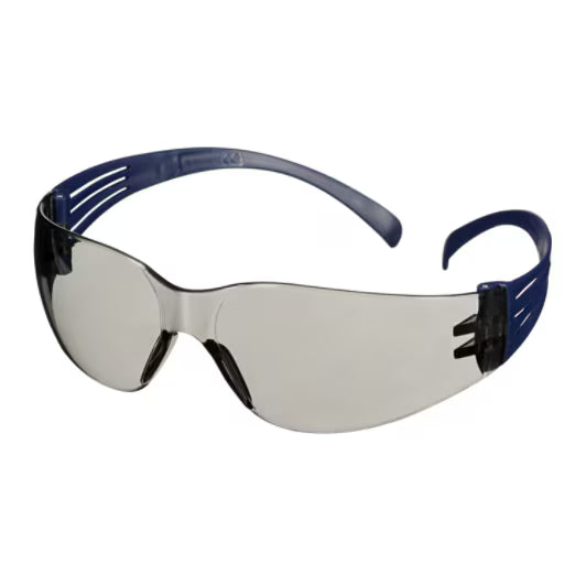 3M™ SecureFit™ 100 Schutzbrille, blaue Fassung, kratzfest/antibeschlag, hellgraue Innen-/Außenlinse, SF107AF-BLU-EU, 20/Karton