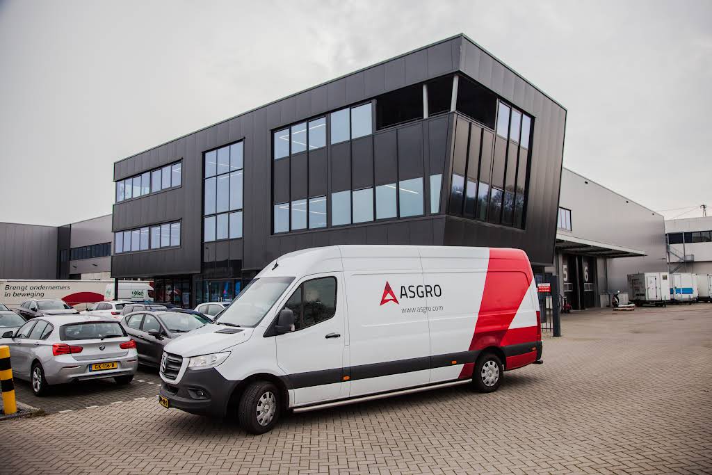 Asgro hoofdkantoor Vianen met logistiek wagenpark
