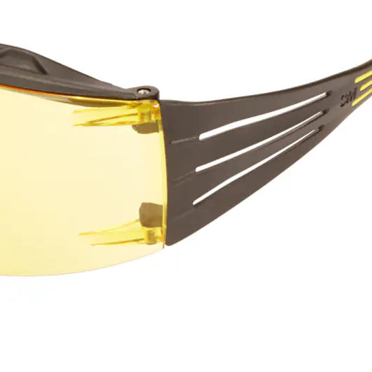 3M™ SecureFit™ 400X Schutzbrille, Gelb/Schwarz Rahmen, Scotchgard™ Anti-Beschlag und kratzfeste Beschichtung (K&N), bernsteinfarbene Gläser, SF403XSGAF-YEL-EU, 20/Karton